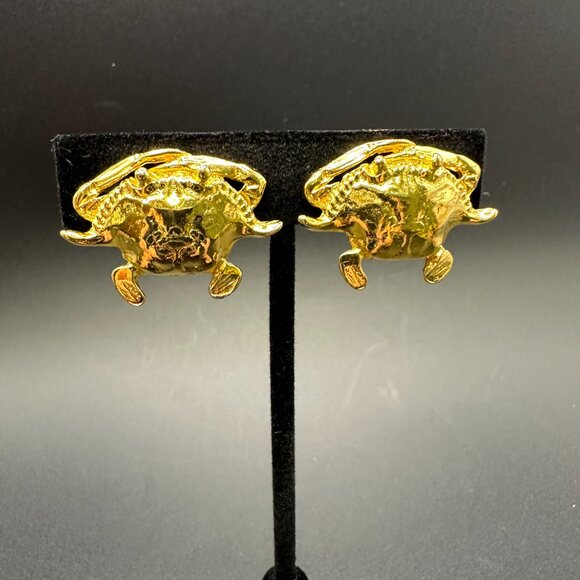 Maurice Milleur Gold-Plated Pewter Crab Clip-On Earrings - Picture 12 of 13